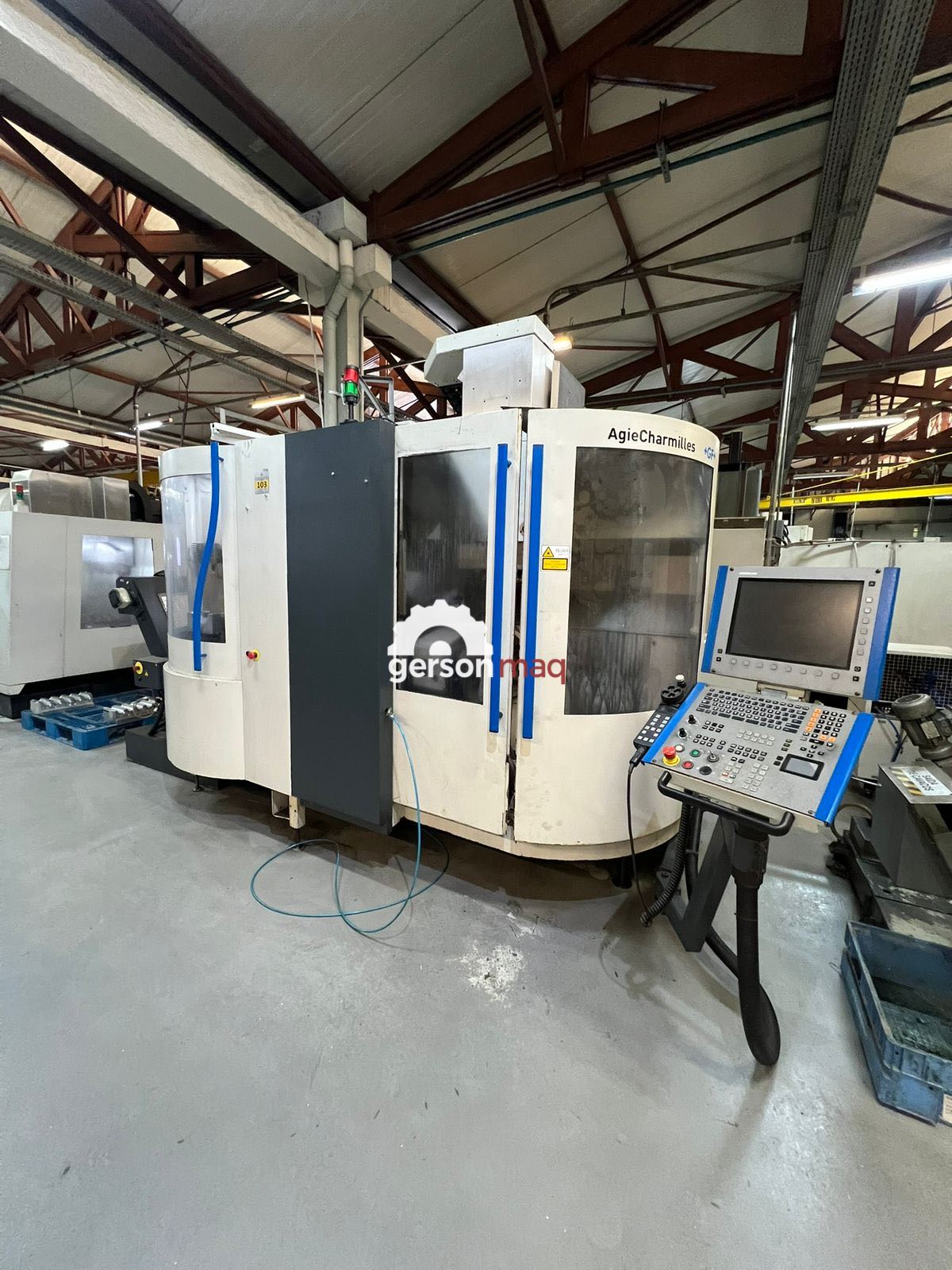 CENTRO DE USINAGEM 5 EIXOS MIKRON UCP600 VARIO – 2007